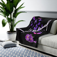 Load image into Gallery viewer, Hilderbrand Lifestyle Velveteen Plush Blanket (Black/Butterflies)
